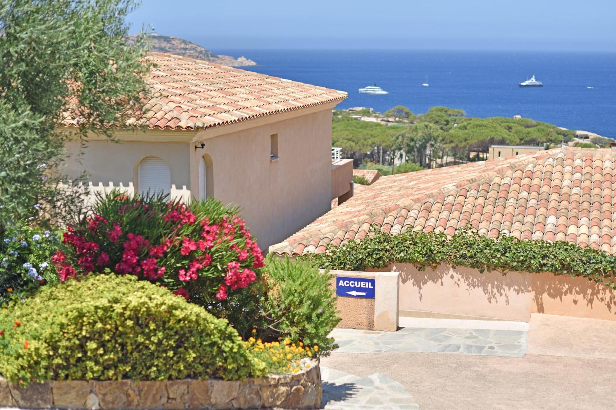 Calvi Appart Hotel Екстериор снимка